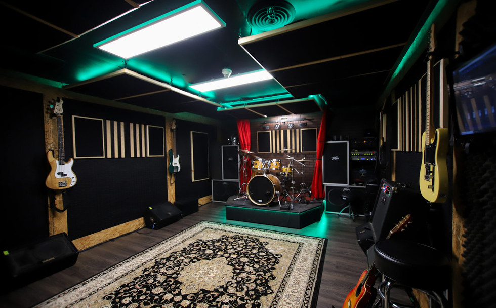 Studio live room